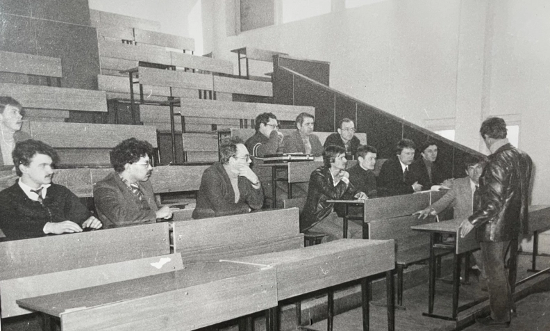 V I Varshavsky seminar in the USSR in the 1980s featuring Literal Labs co-founder Alex Yakovlev